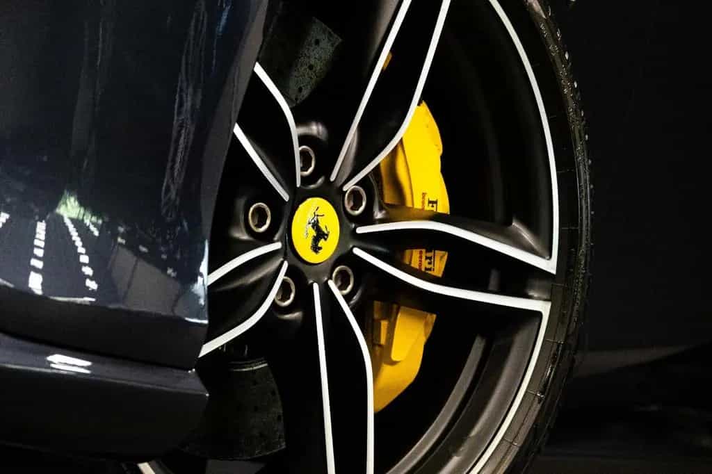 Ferrari Roma V8 Sonderausstattung Werksgarantie 2028 01/2020-photo-2