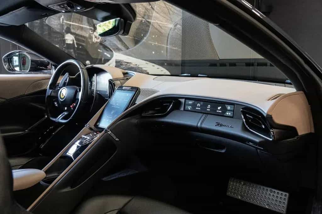 Ferrari Roma V8 Sonderausstattung Werksgarantie 2028 01/2020-photo-24