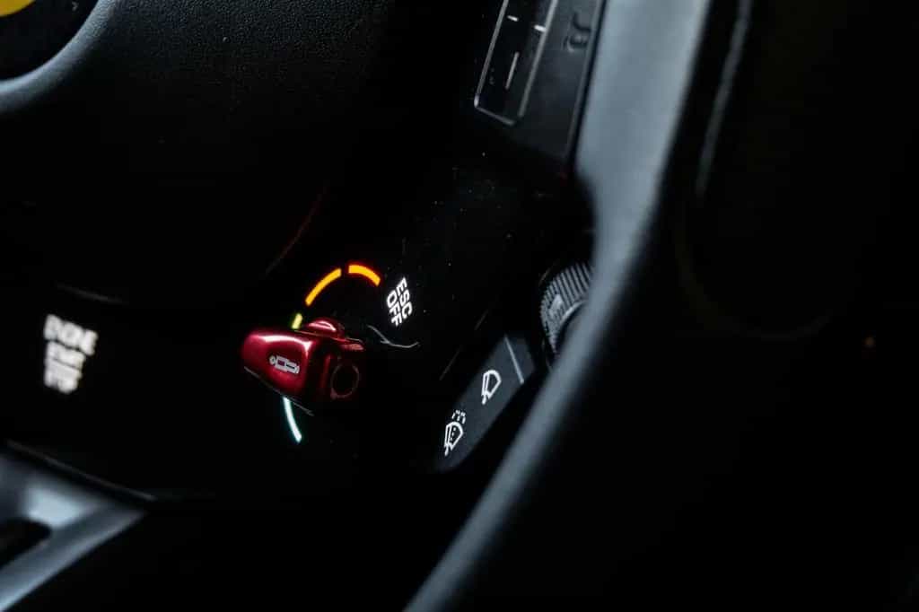 Ferrari Roma V8 Sonderausstattung Werksgarantie 2028 01/2020-photo-27