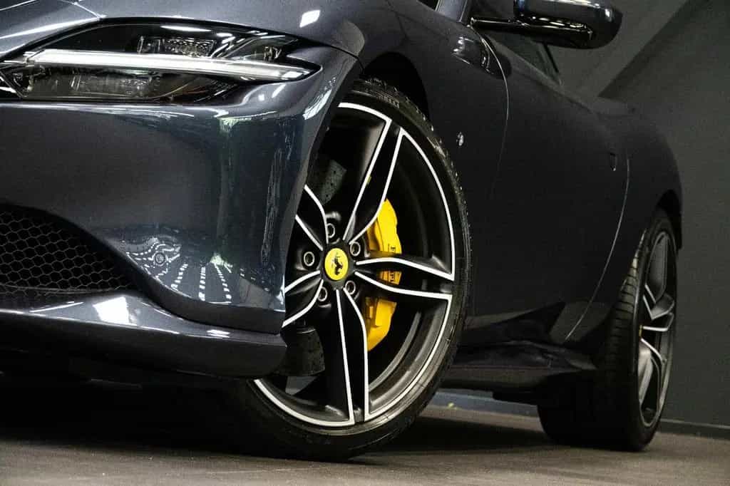 Ferrari Roma V8 Sonderausstattung Werksgarantie 2028 01/2020-photo-3