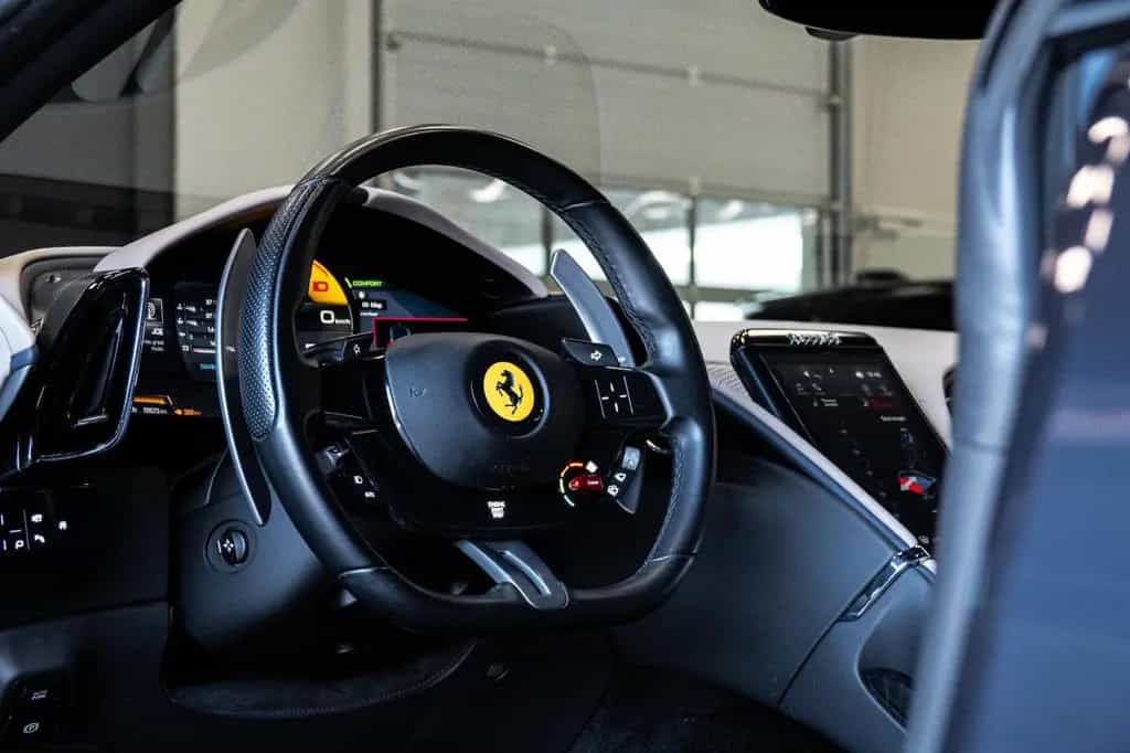 Ferrari Roma V8 Sonderausstattung Werksgarantie 2028 01/2020-photo-37