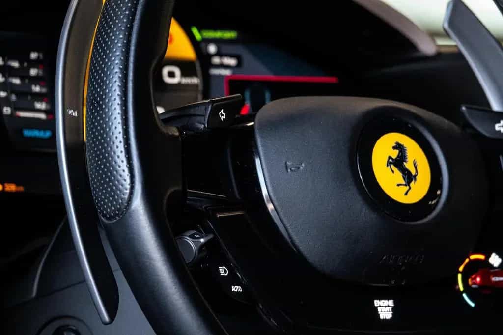Ferrari Roma V8 Sonderausstattung Werksgarantie 2028 01/2020-photo-39