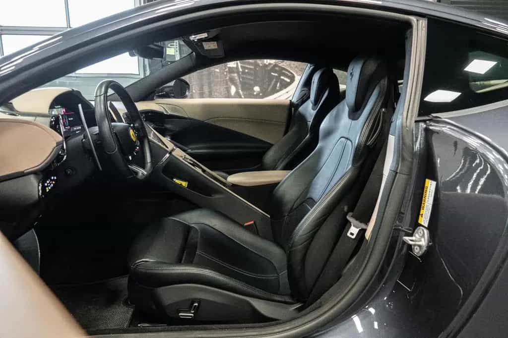 Ferrari Roma V8 Sonderausstattung Werksgarantie 2028 01/2020-photo-9