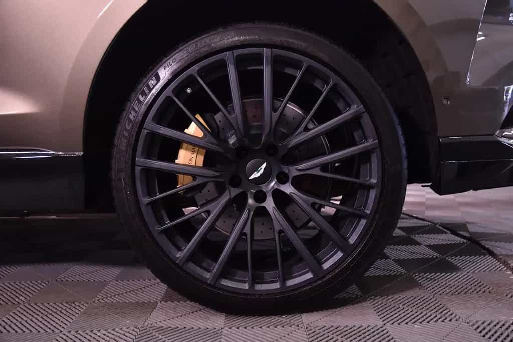 Aston Martin DBX 4.0 V8 DBX707 07/2023-photo-11