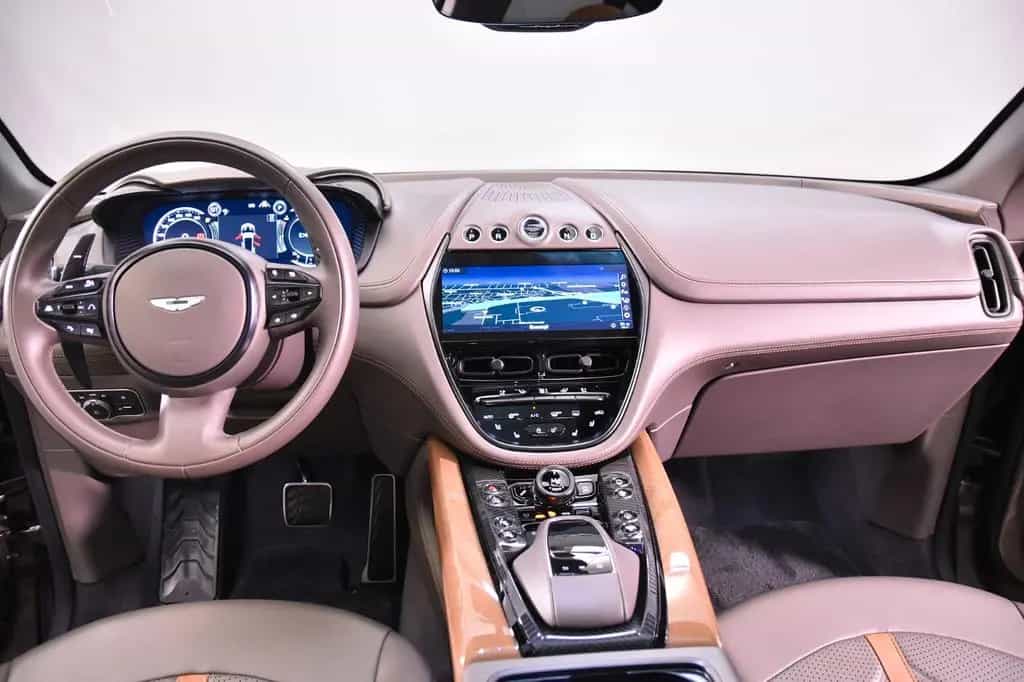 Aston Martin DBX 4.0 V8 DBX707 07/2023-photo-8