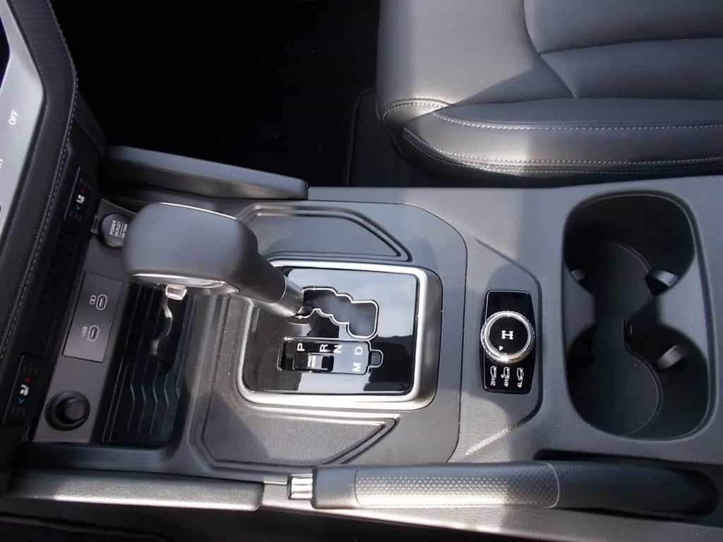 KGM Musso Grand 4WD Autom., Navi , LED, Leder 06/2025-photo-28