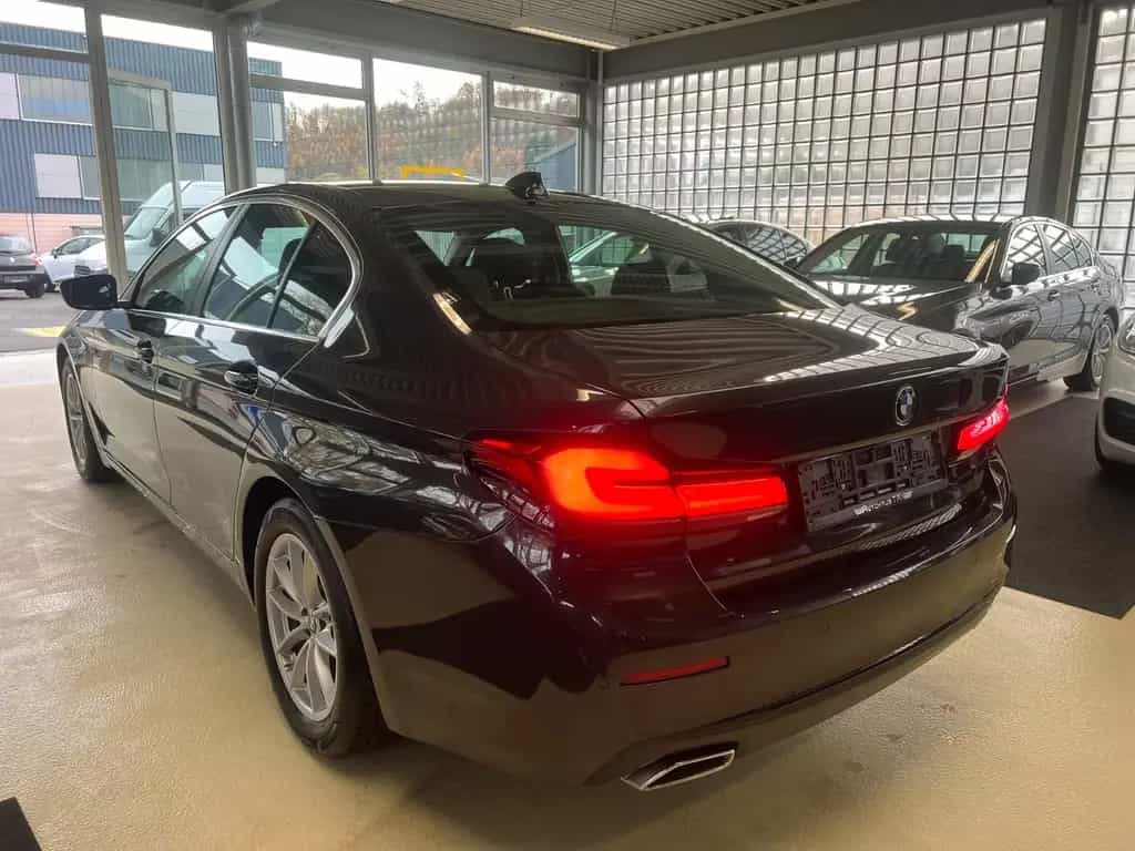 BMW 520 d Lim. Mild Hybrid *SITZHEIZUNG & BELÜFTUNG* 02/2022-photo-4