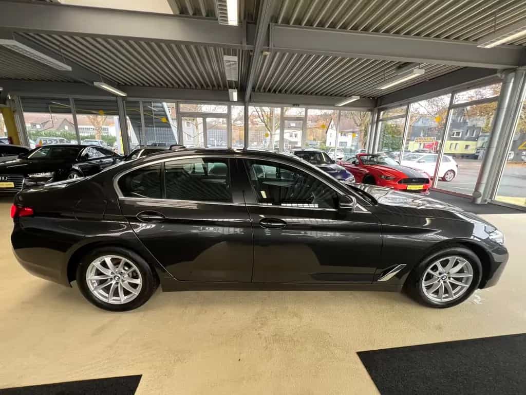 BMW 520 d Lim. Mild Hybrid *SITZHEIZUNG & BELÜFTUNG* 02/2022-photo-7