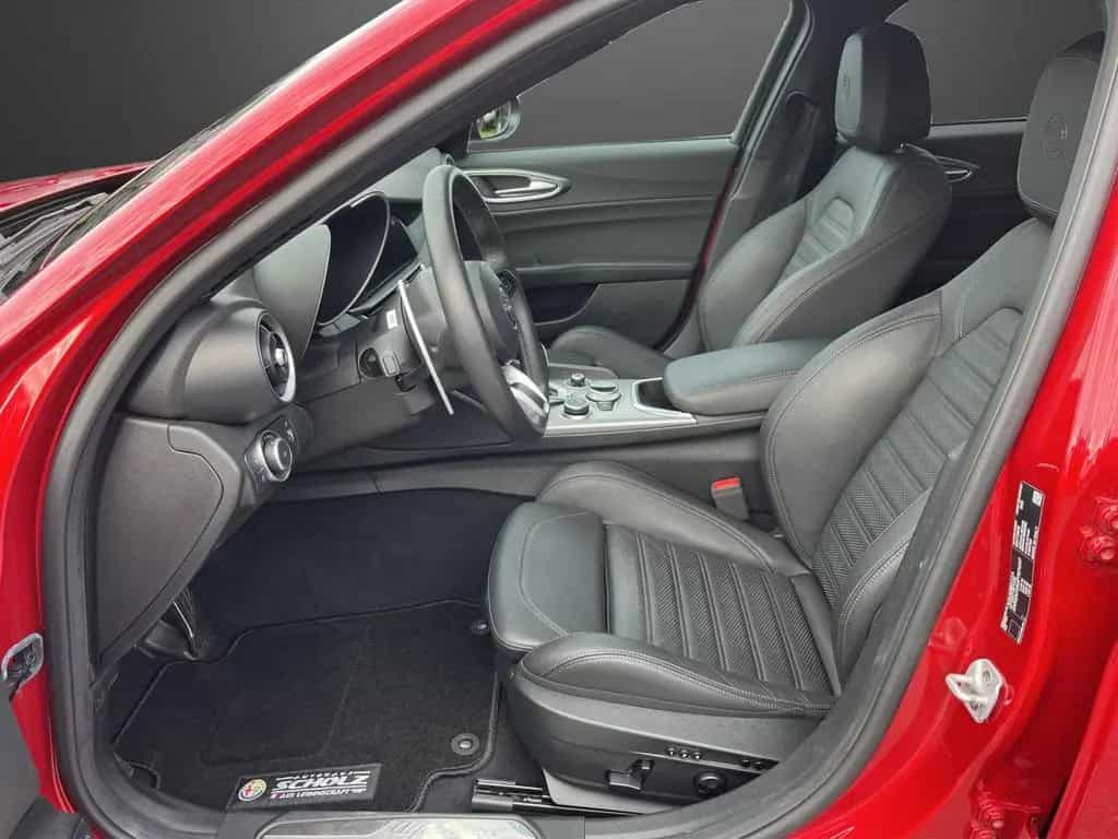 Alfa Romeo Giulia MY23 Veloce *LED*SHZ*KAMERA*DAB* 05/2023-photo-6