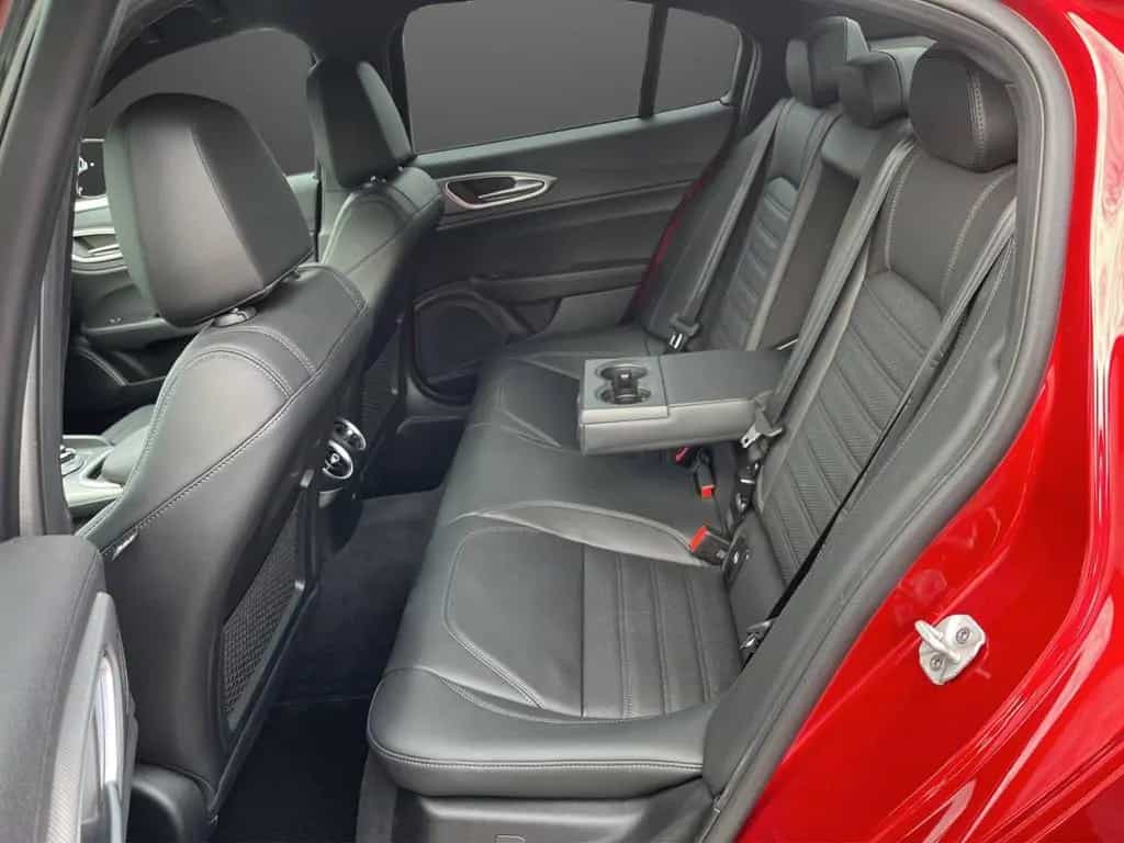 Alfa Romeo Giulia MY23 Veloce *LED*SHZ*KAMERA*DAB* 05/2023-photo-9