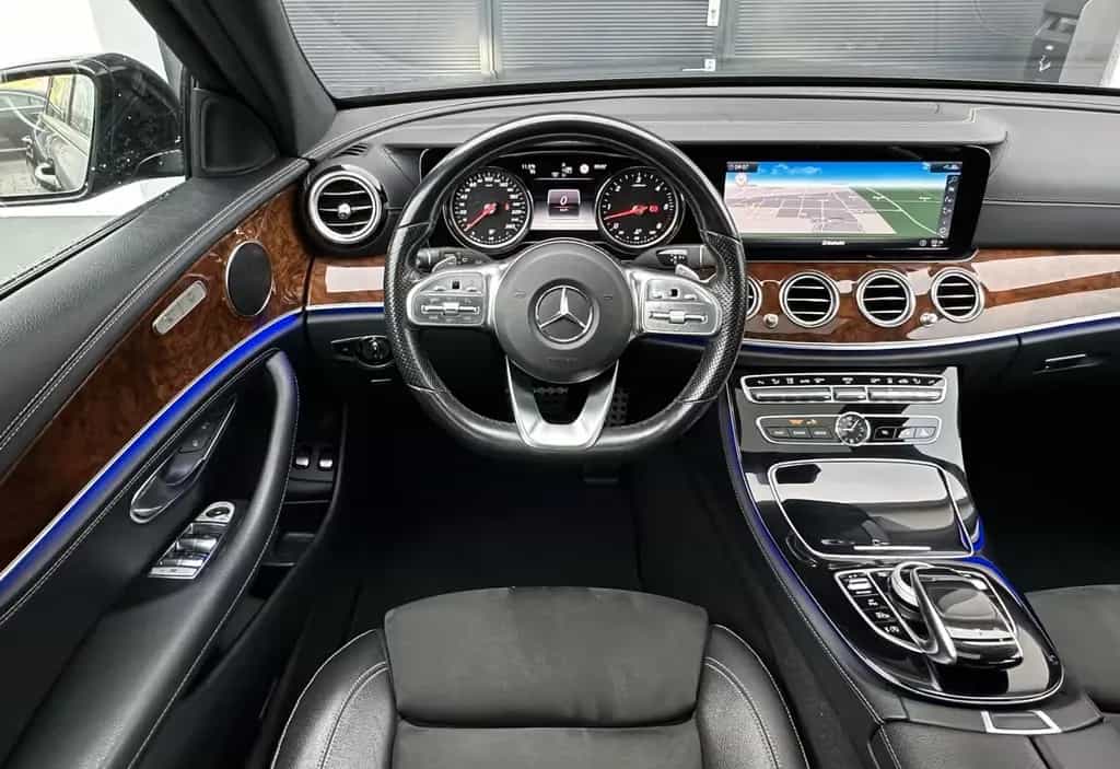 Mercedes-Benz E-Class d 4Matic*9G*AMG-LINE*COMAND*360°AHK*S-DACH 12/2018-photo-11