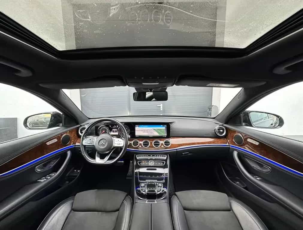 Mercedes-Benz E-Class d 4Matic*9G*AMG-LINE*COMAND*360°AHK*S-DACH 12/2018-photo-2