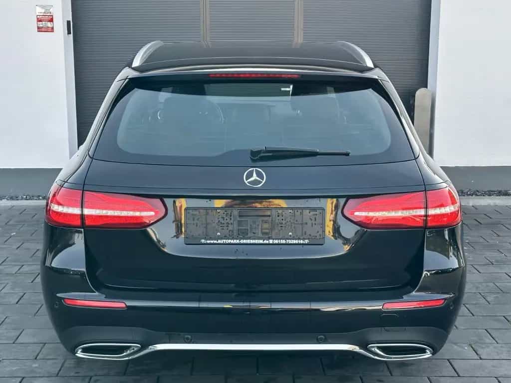 Mercedes-Benz E-Class d 4Matic*9G*AMG-LINE*COMAND*360°AHK*S-DACH 12/2018-photo-22