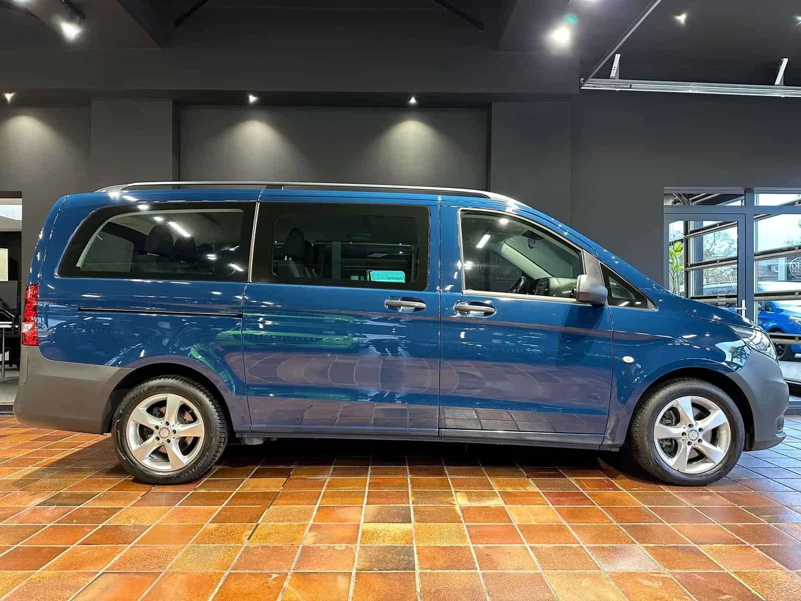 Mercedes-Benz Vito 08/2017-photo-1