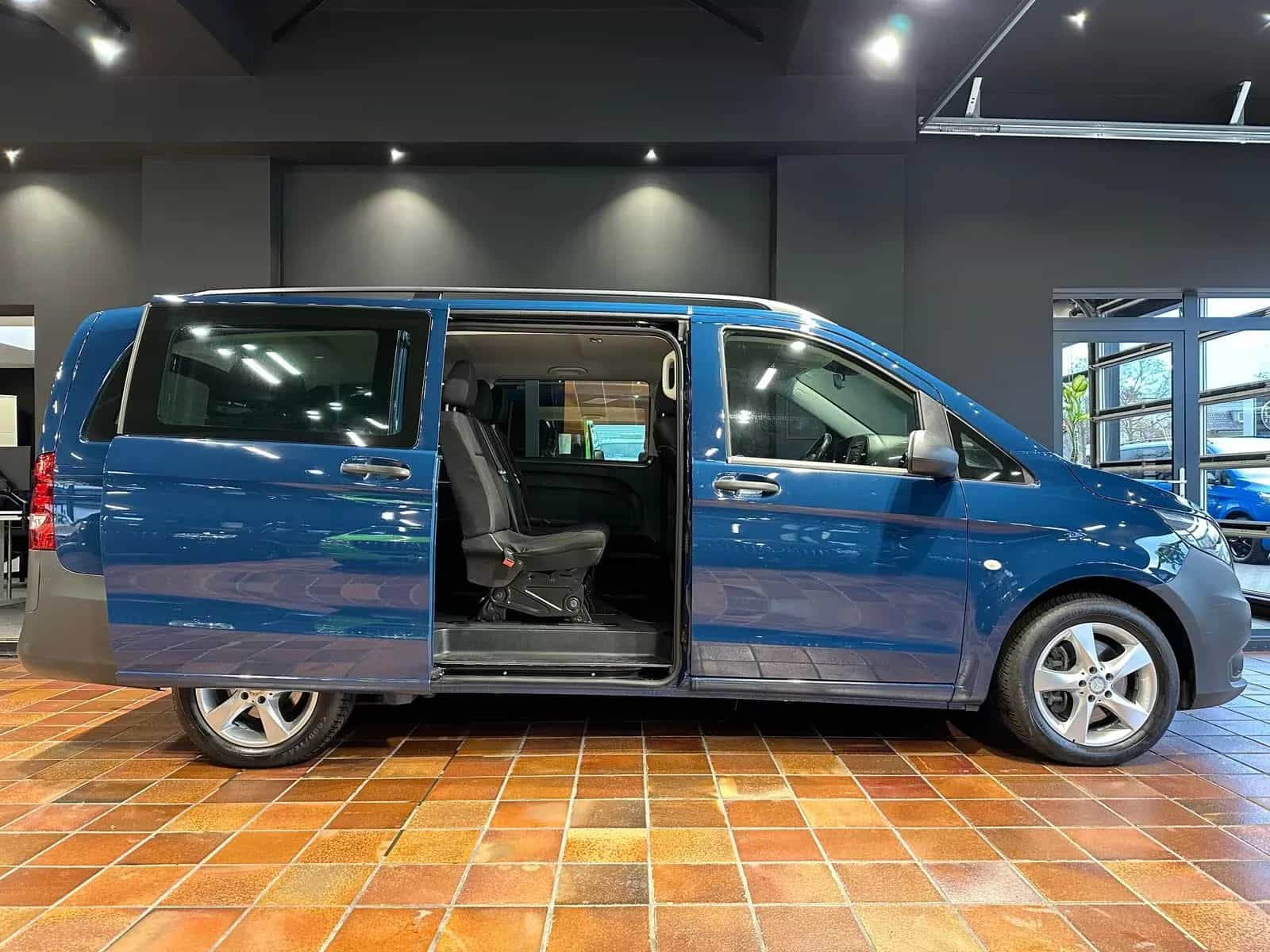 Mercedes-Benz Vito 08/2017-photo-11