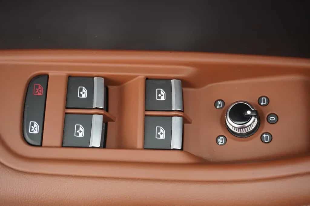 Audi A4 45 TFSI Avant quattro LED Navi Panorama 05/2021-photo-7