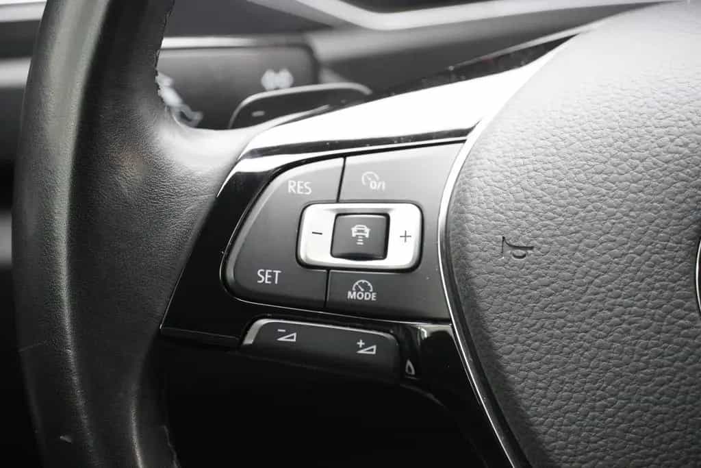 Volkswagen T-Roc 2.0 Sport 4Motion LED Navi Sitzheizung ACC 06/2018-photo-16