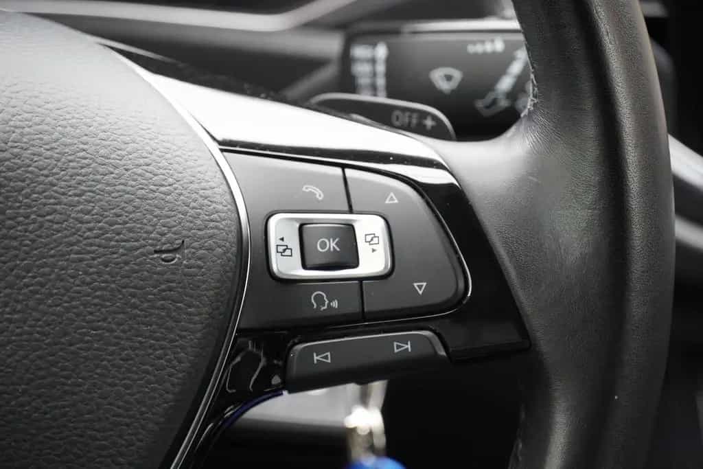 Volkswagen T-Roc 2.0 Sport 4Motion LED Navi Sitzheizung ACC 06/2018-photo-17
