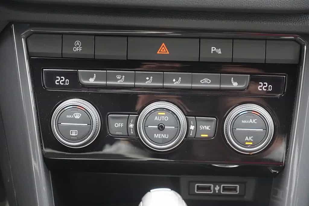 Volkswagen T-Roc 2.0 Sport 4Motion LED Navi Sitzheizung ACC 06/2018-photo-22