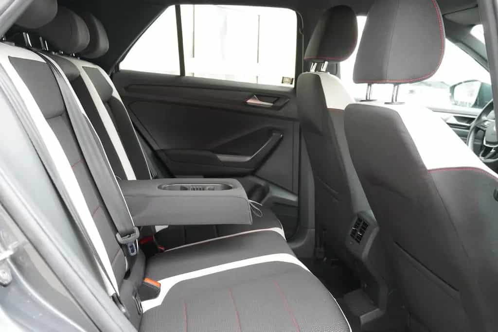 Volkswagen T-Roc 2.0 Sport 4Motion LED Navi Sitzheizung ACC 06/2018-photo-26