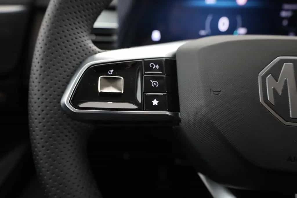 MG HS 1.5 T-GDI Luxury LED Navi 360° Sitzheizung 08/2025-photo-14