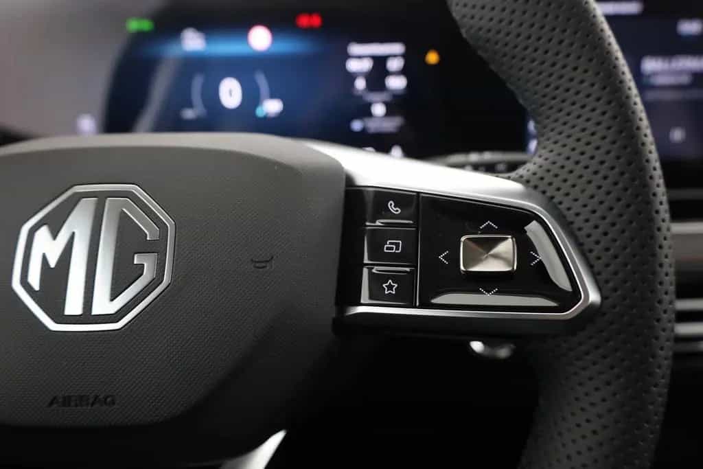 MG HS 1.5 T-GDI Luxury LED Navi 360° Sitzheizung 08/2025-photo-15