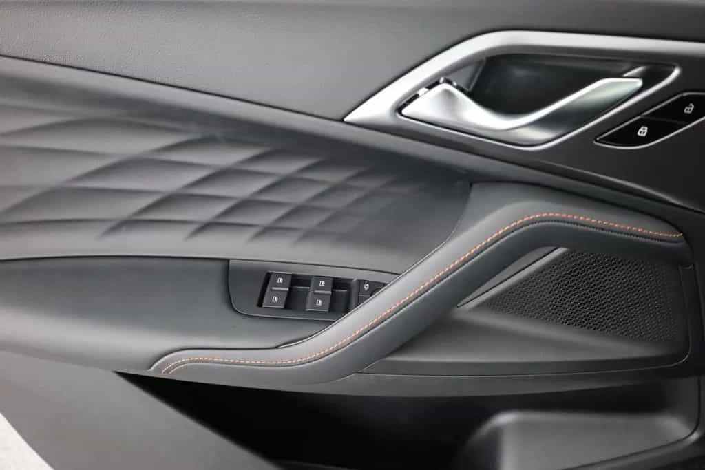 MG HS 1.5 T-GDI Luxury LED Navi 360° Sitzheizung 08/2025-photo-18