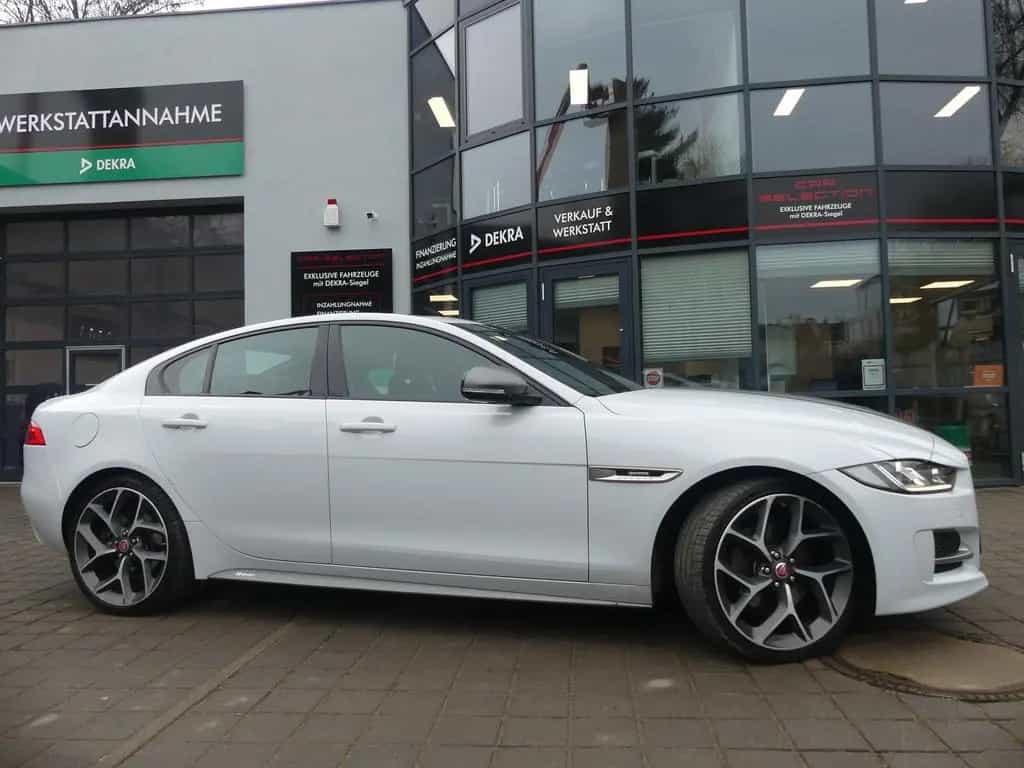 Jaguar XE 2.0 d R-Sport AWD PANO/XENON/KAM/MEMORY 02/2018-photo-0