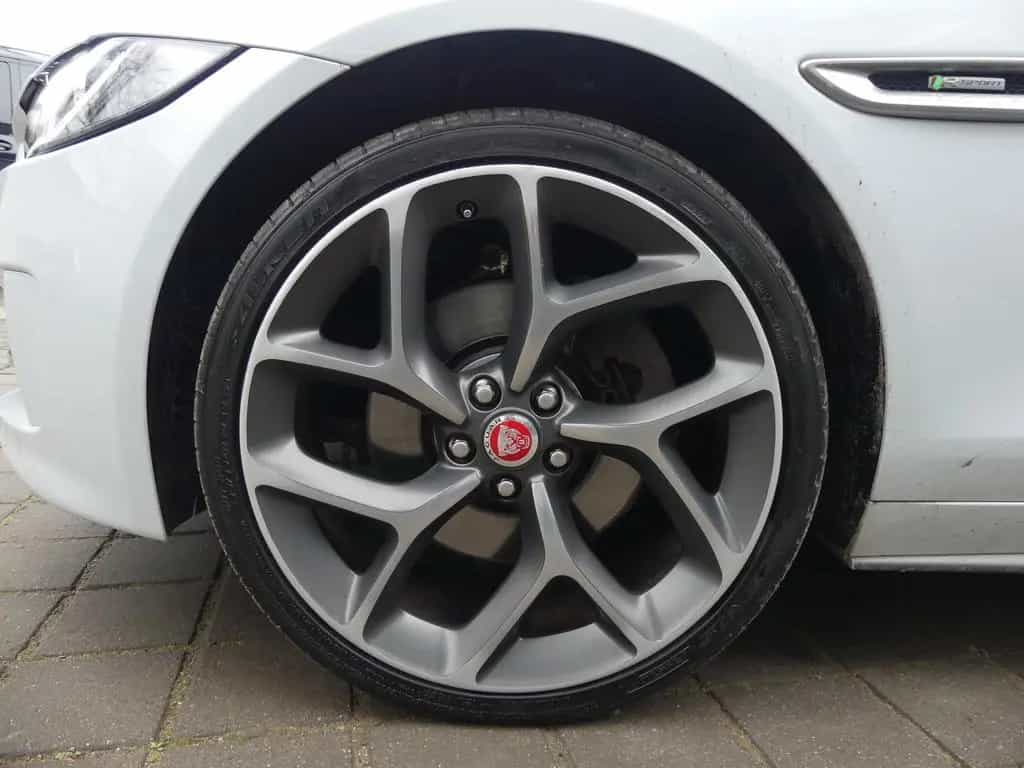 Jaguar XE 2.0 d R-Sport AWD PANO/XENON/KAM/MEMORY 02/2018-photo-18