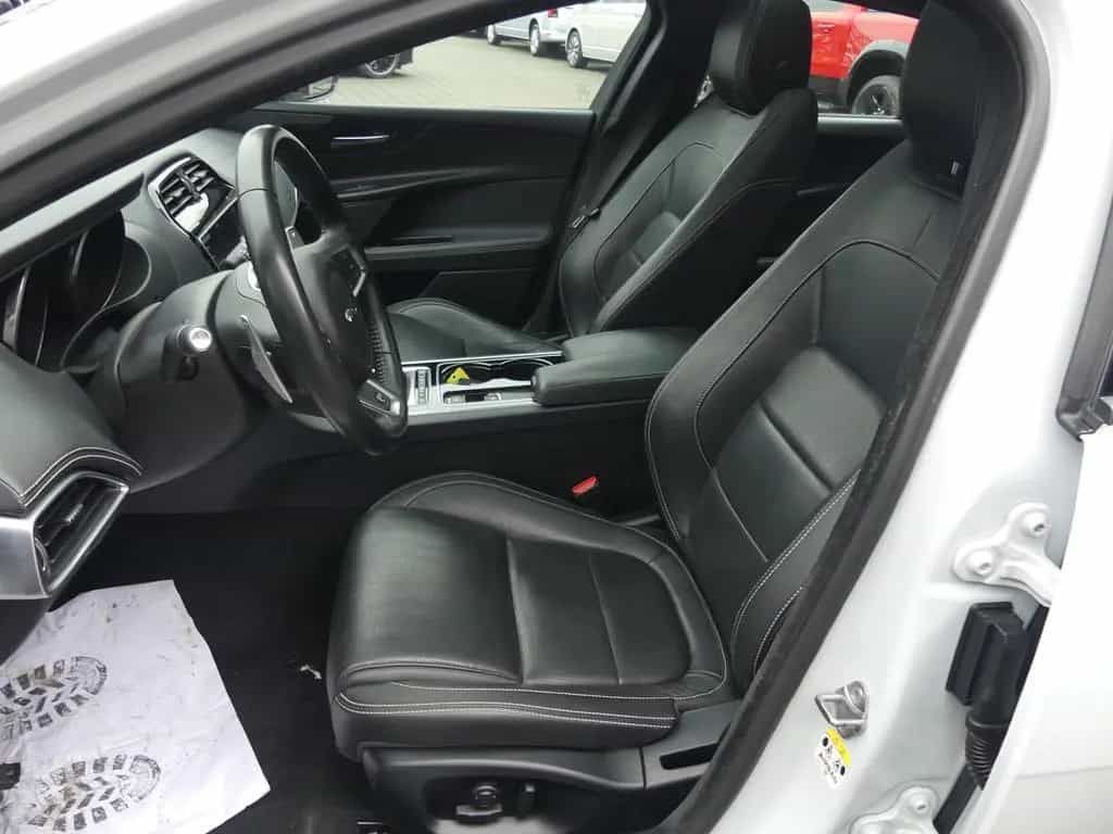 Jaguar XE 2.0 d R-Sport AWD PANO/XENON/KAM/MEMORY 02/2018-photo-9