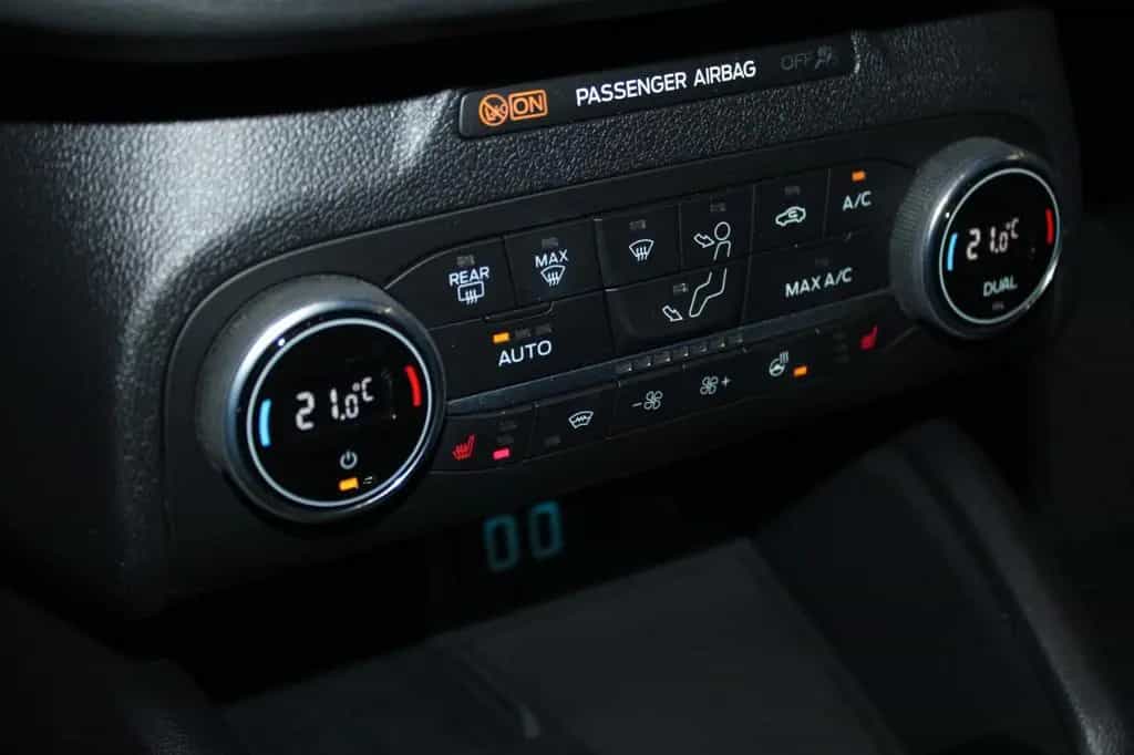 Ford Focus Active Turnier LED NAVI WinterPaket CAM 10/2021-photo-18