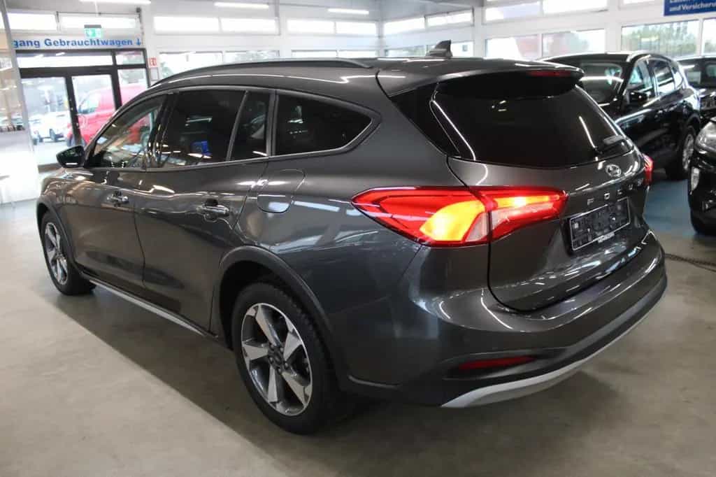 Ford Focus Active Turnier LED NAVI WinterPaket CAM 10/2021-photo-2