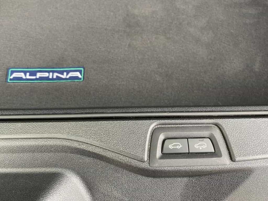 ALPINA XB7 6 Sitzer StandHZG AHK Pano B&W Lavalina II 10/2022-photo-25