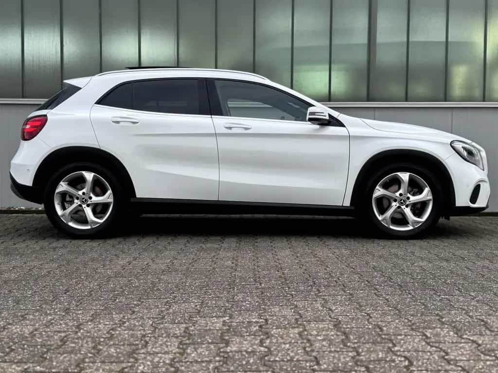Mercedes-Benz GLA 180 Urban *PANORAMA|LED|NAVI|CAM* 11/2018-photo-12