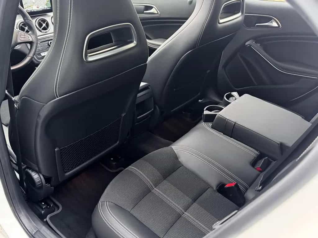Mercedes-Benz GLA 180 Urban *PANORAMA|LED|NAVI|CAM* 11/2018-photo-19