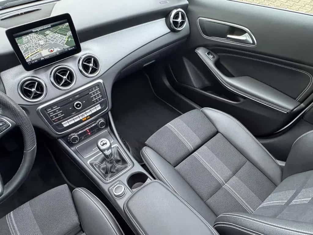 Mercedes-Benz GLA 180 Urban *PANORAMA|LED|NAVI|CAM* 11/2018-photo-21