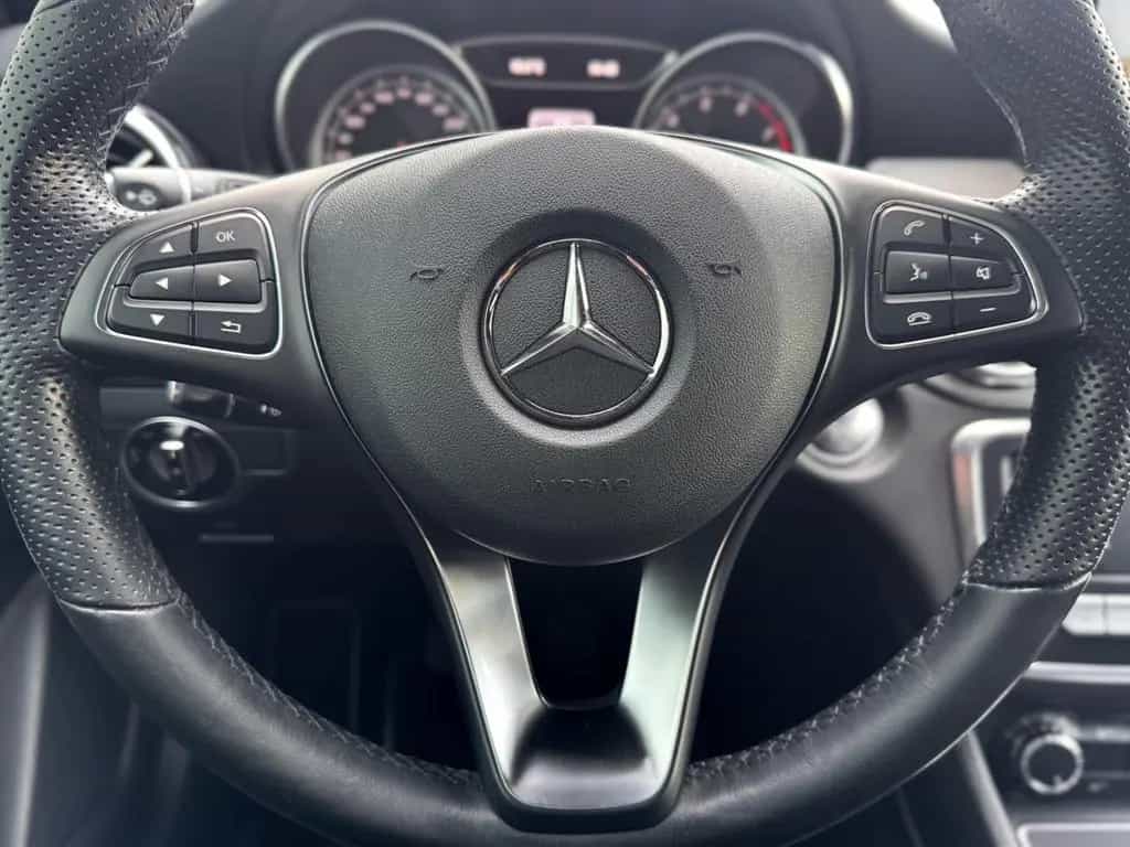 Mercedes-Benz GLA 180 Urban *PANORAMA|LED|NAVI|CAM* 11/2018-photo-28