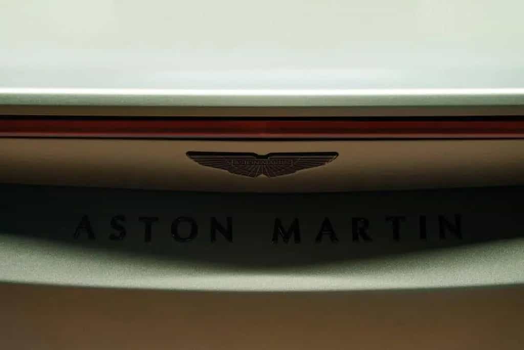 Aston Martin V12 Vantage - no 121/249 07/2023-photo-24