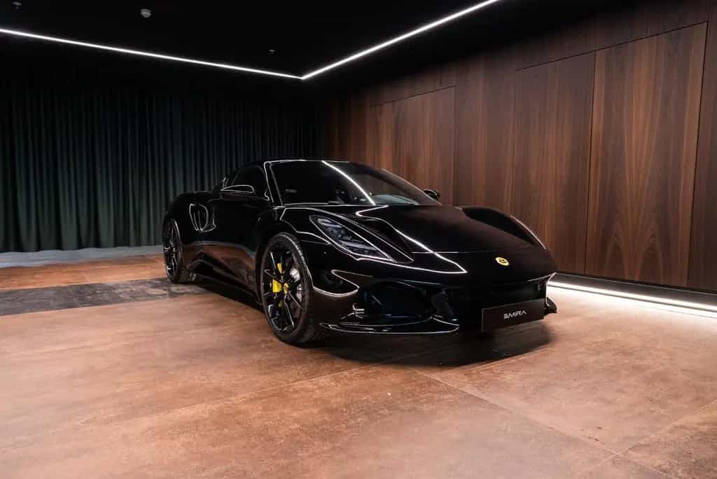 Lotus Emira 2,0 I4 AUT 08/2024-photo-1