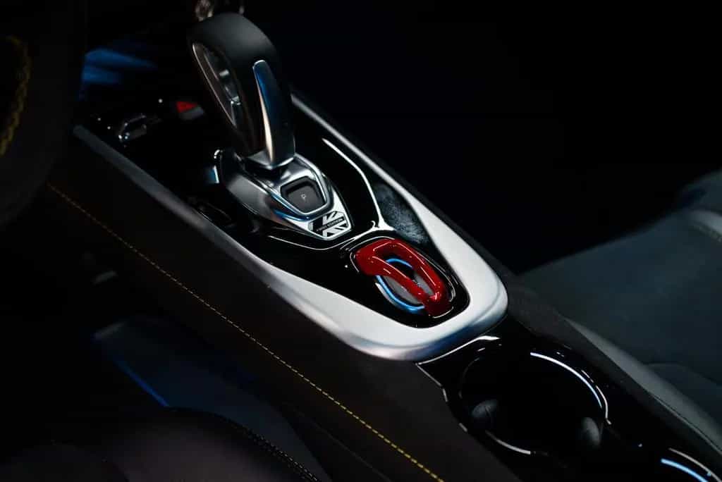 Lotus Emira 2,0 I4 AUT 08/2024-photo-16