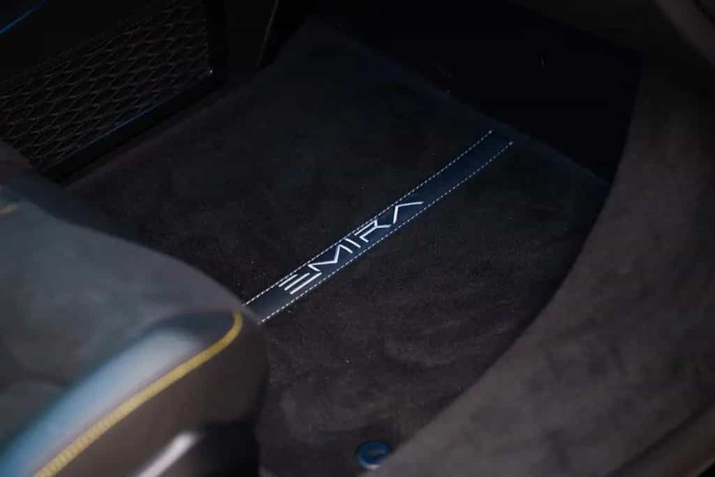 Lotus Emira 2,0 I4 AUT 08/2024-photo-18