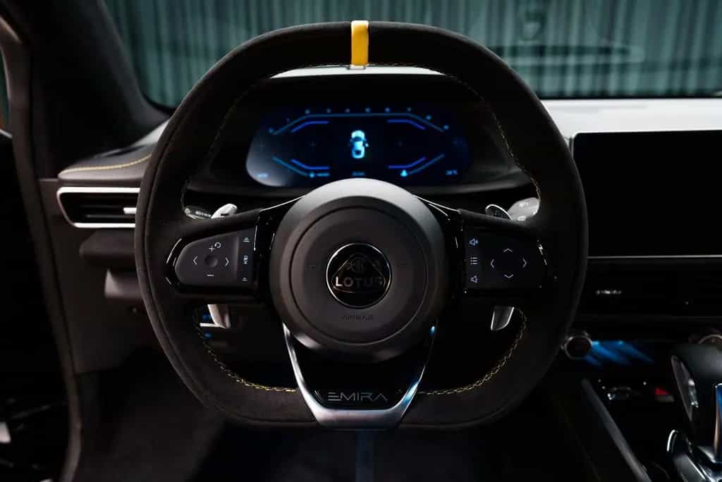 Lotus Emira 2,0 I4 AUT 08/2024-photo-20