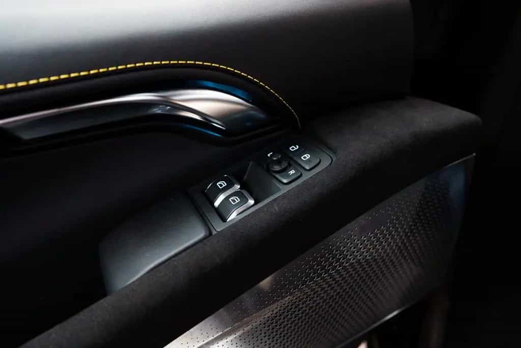 Lotus Emira 2,0 I4 AUT 08/2024-photo-22