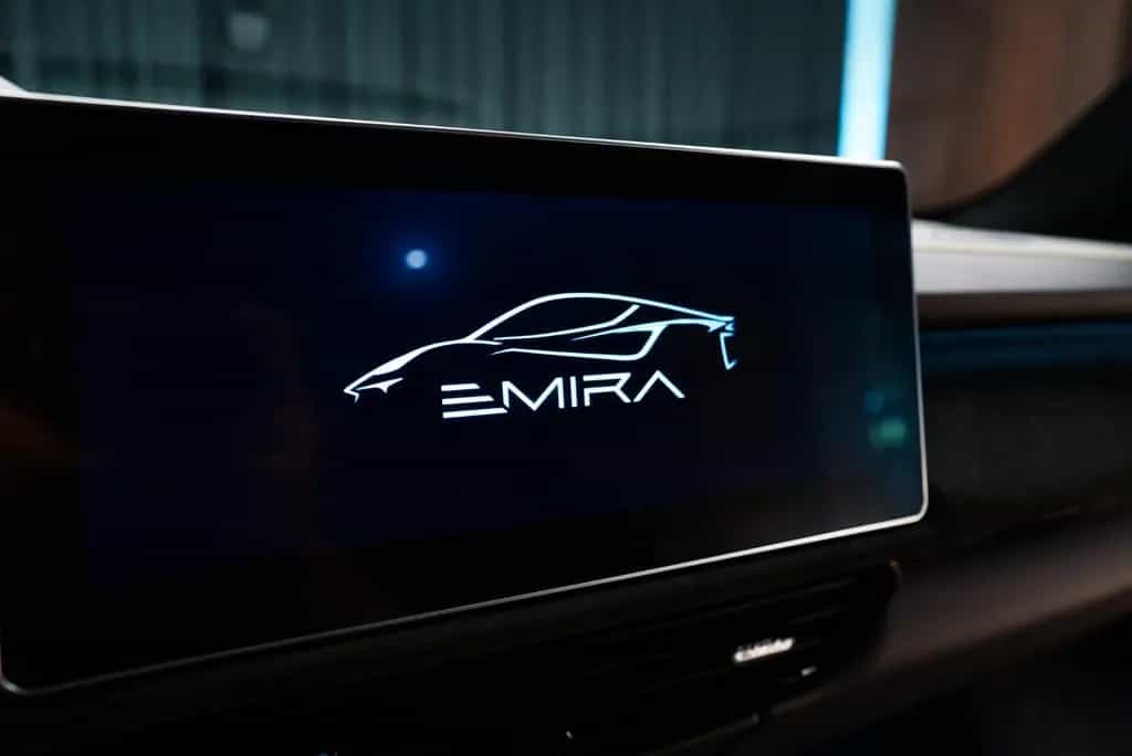 Lotus Emira 2,0 I4 AUT 08/2024-photo-24