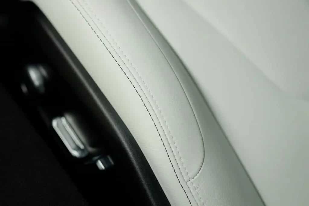 Lotus Emira V6 First Edition 08/2023-photo-17