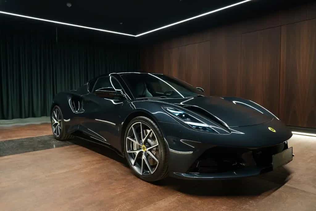 Lotus Emira V6 First Edition 08/2023-photo-2