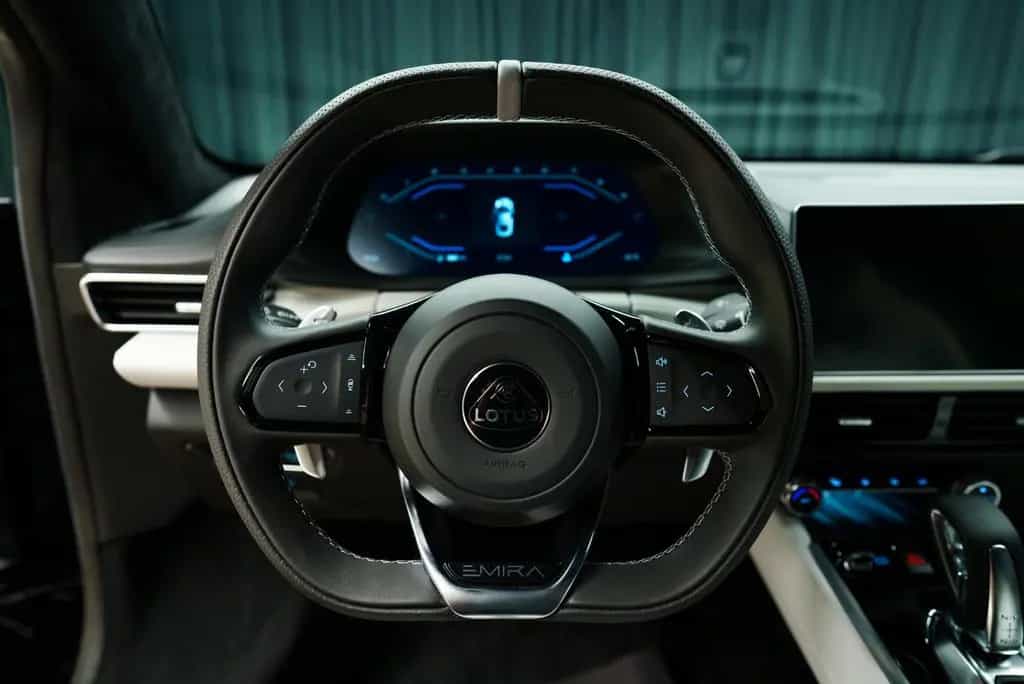 Lotus Emira V6 First Edition 08/2023-photo-20