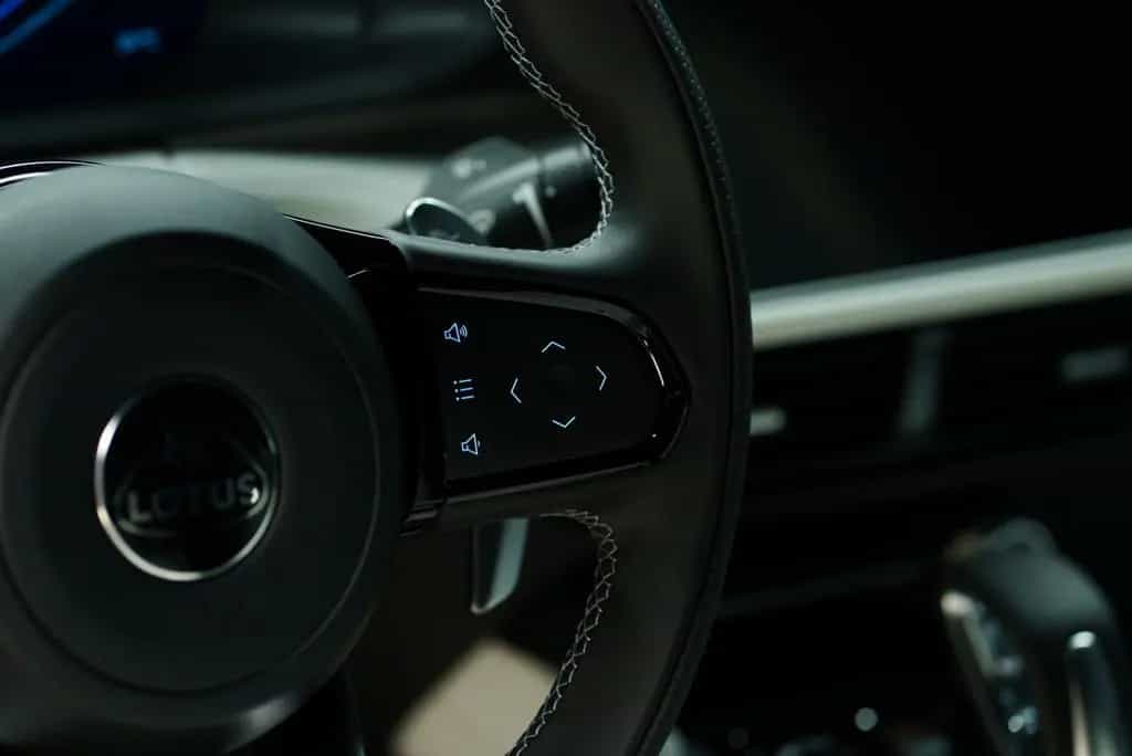 Lotus Emira V6 First Edition 08/2023-photo-22