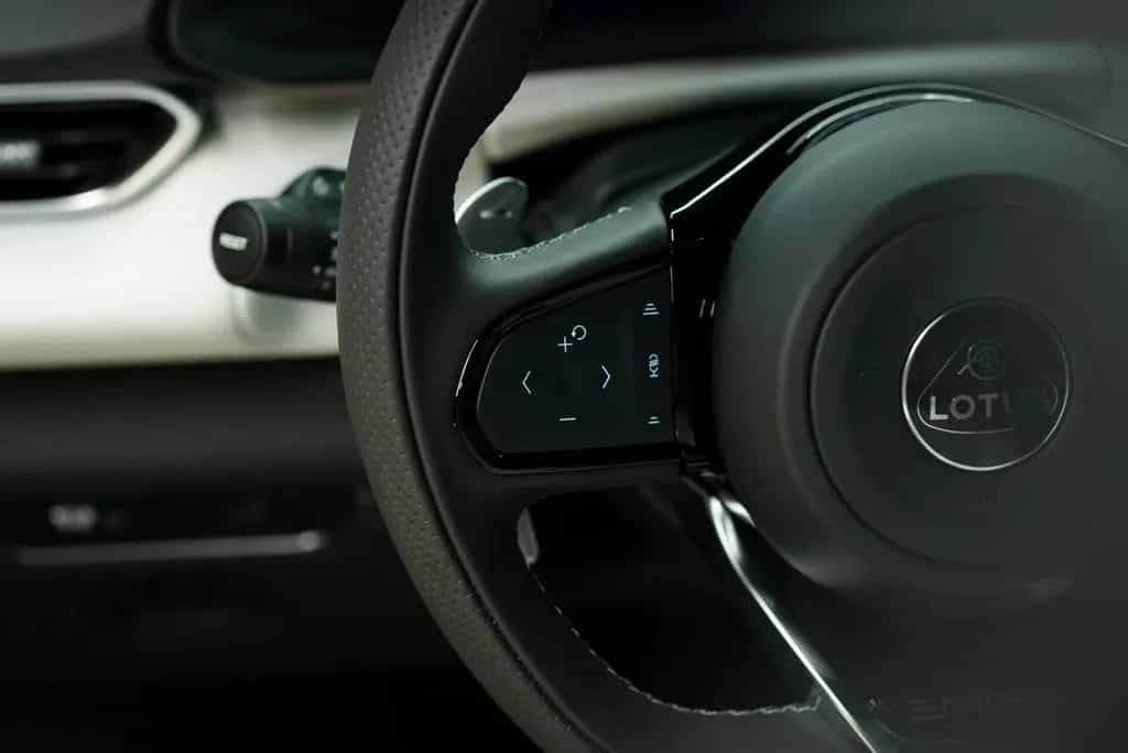 Lotus Emira V6 First Edition 08/2023-photo-23