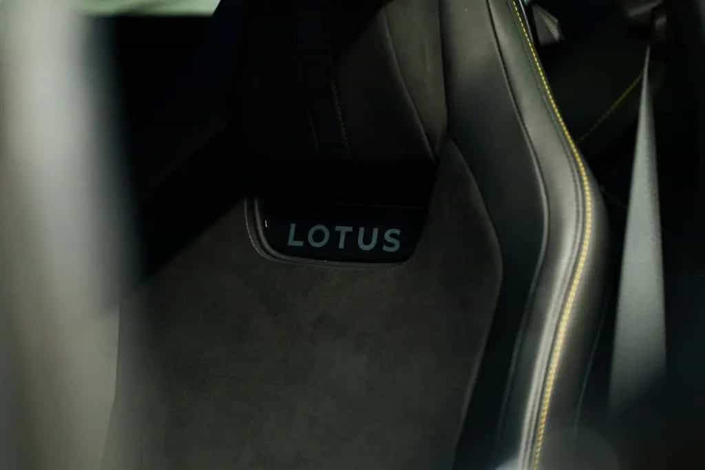 Lotus Emira I4 AUT 08/2024-photo-18